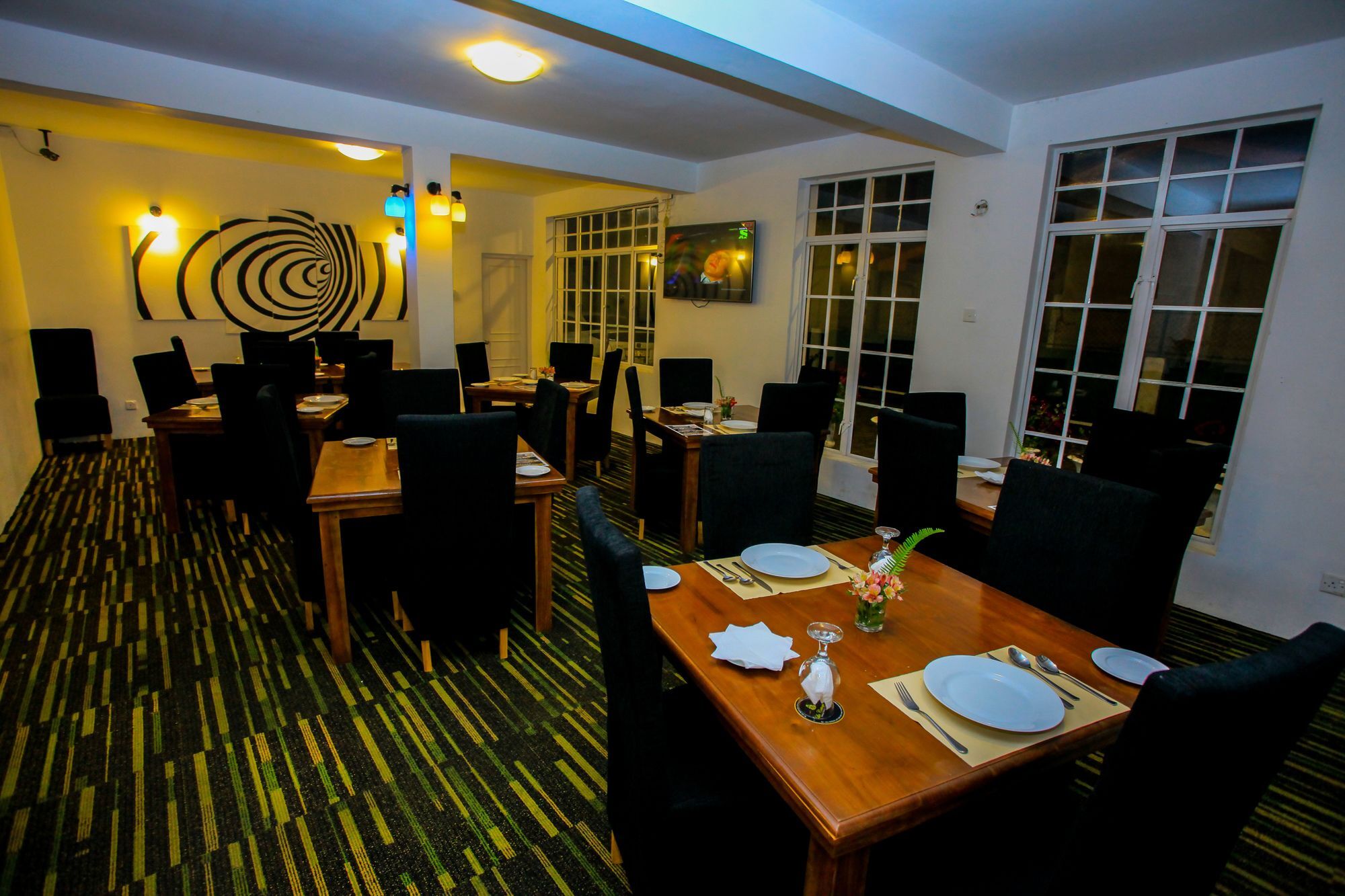 La Cottage Boutique Hotel & Restaurant Hotel